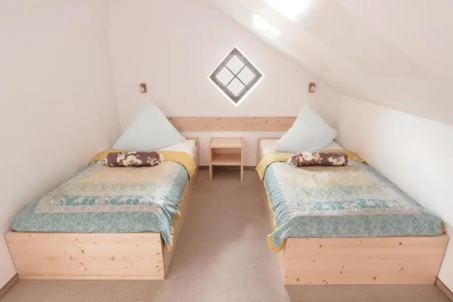 Vierbettzimmer mit Bad